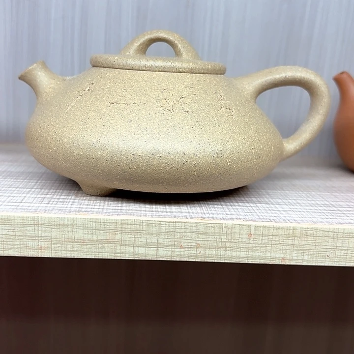紫砂茶壶只****时手工制作工艺精湛