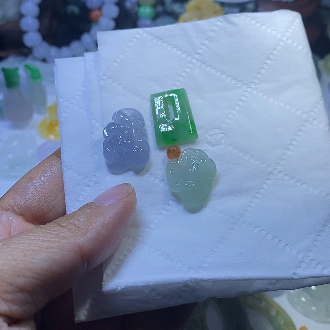 圆***圆定制翡翠未镶嵌吊坠