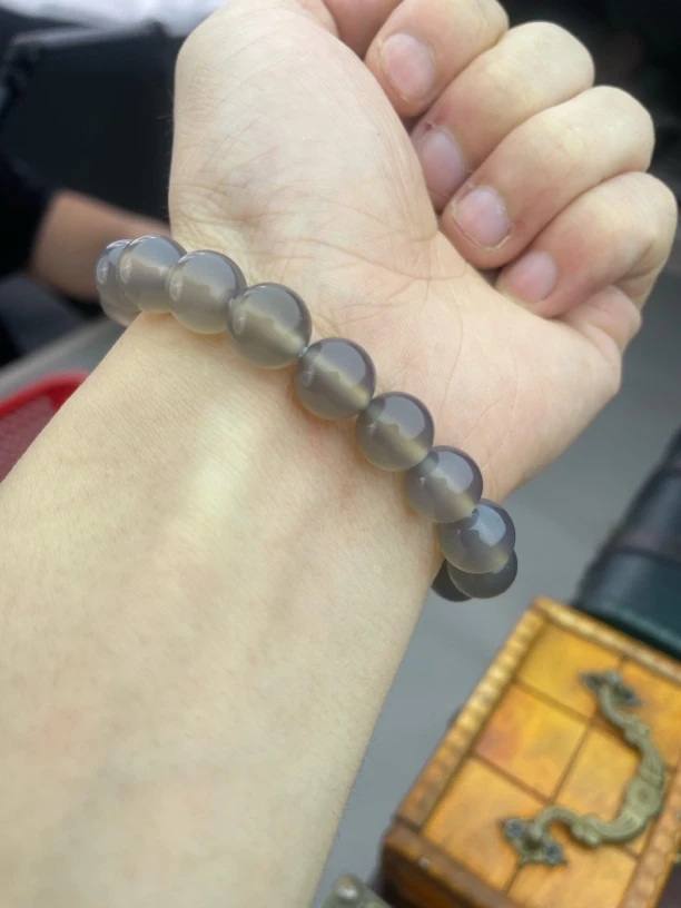 7A天然灰玛瑙手链无礼盒  D084