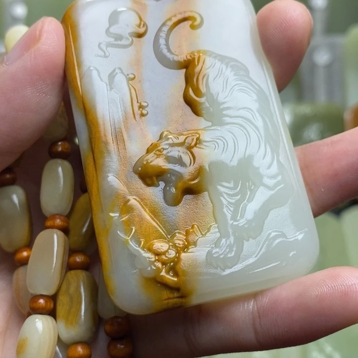 俏色巧雕山水虎11