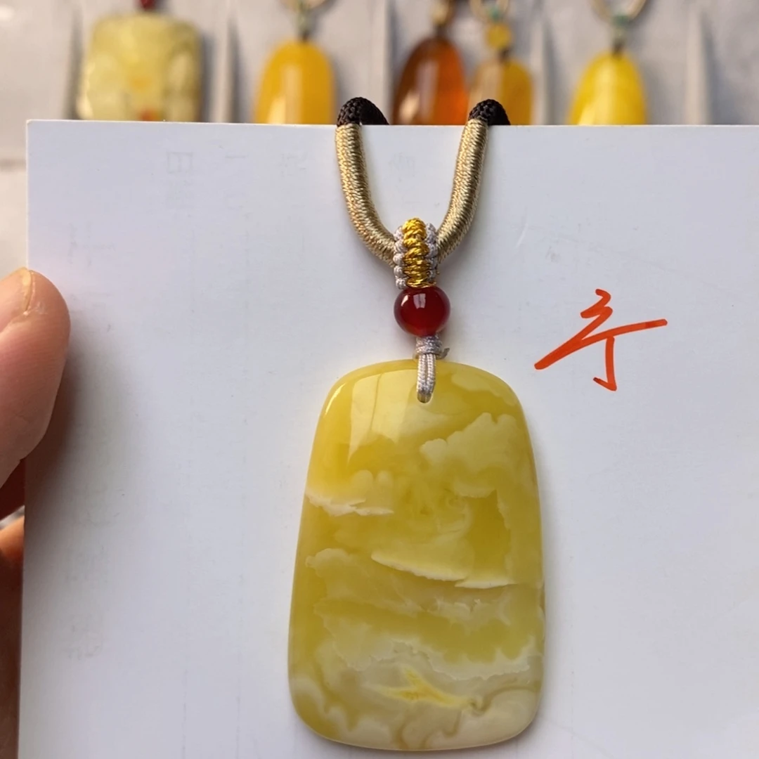 未镶嵌琥珀珠宝奇石