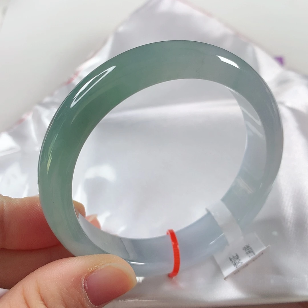 翡翠手镯未镶嵌⑨①