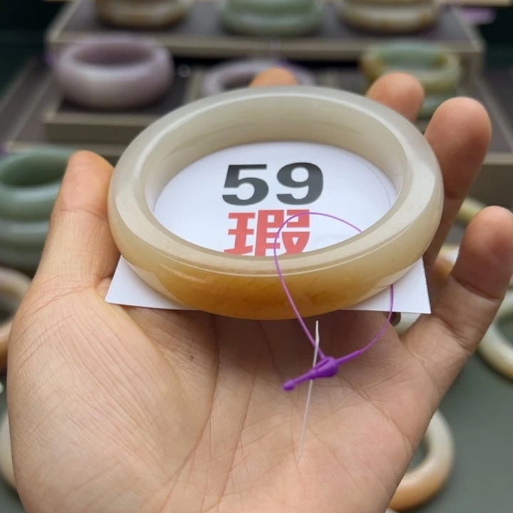 石英质玉未镶嵌手镯