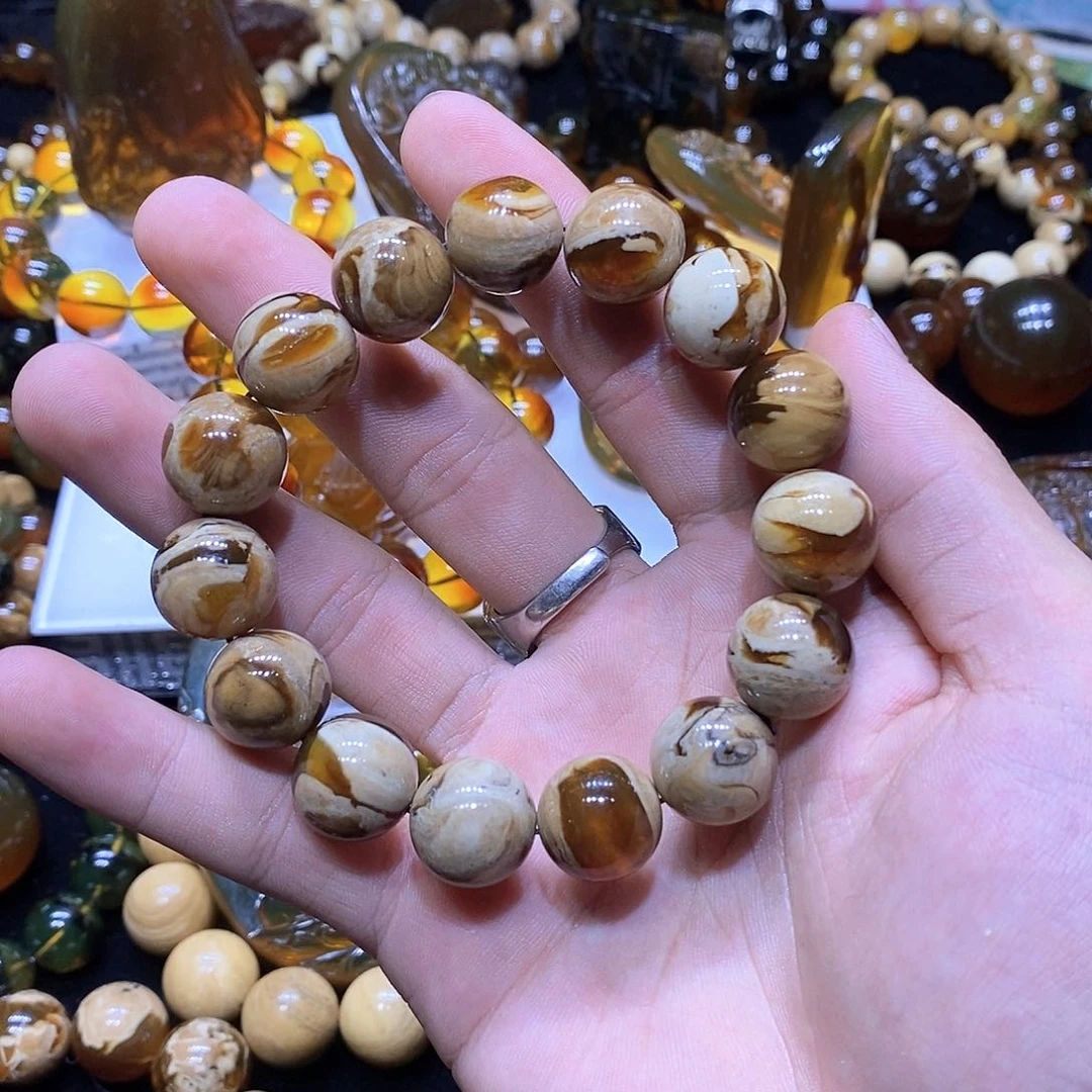 未镶嵌琥珀珠宝奇石