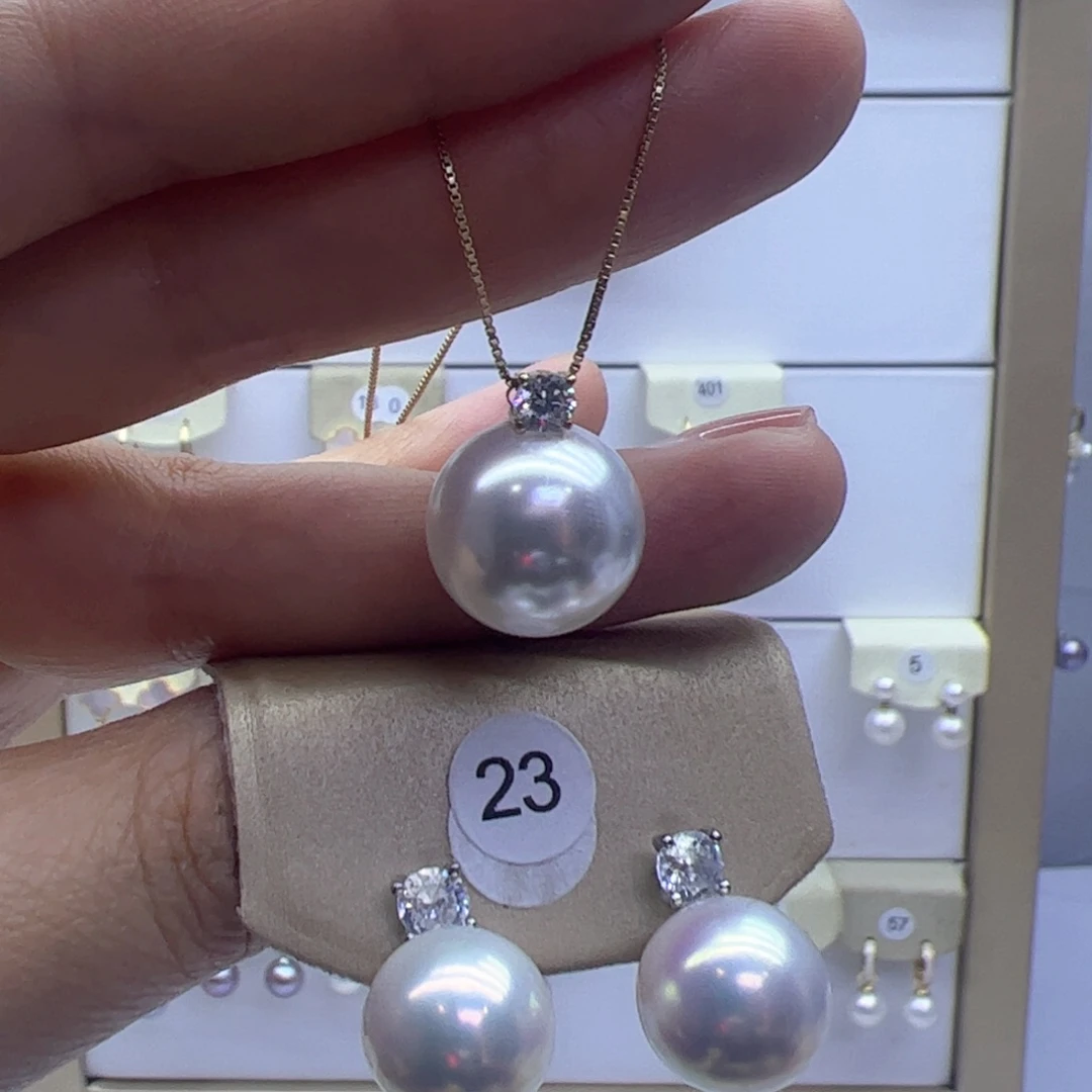 淡水珍珠吊坠(赠链)18K金镶嵌