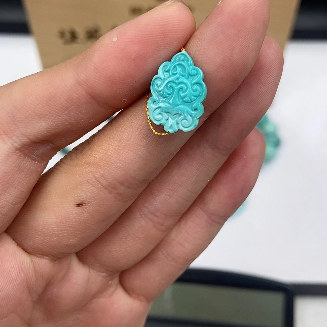 绿松石未镶嵌珠宝奇石