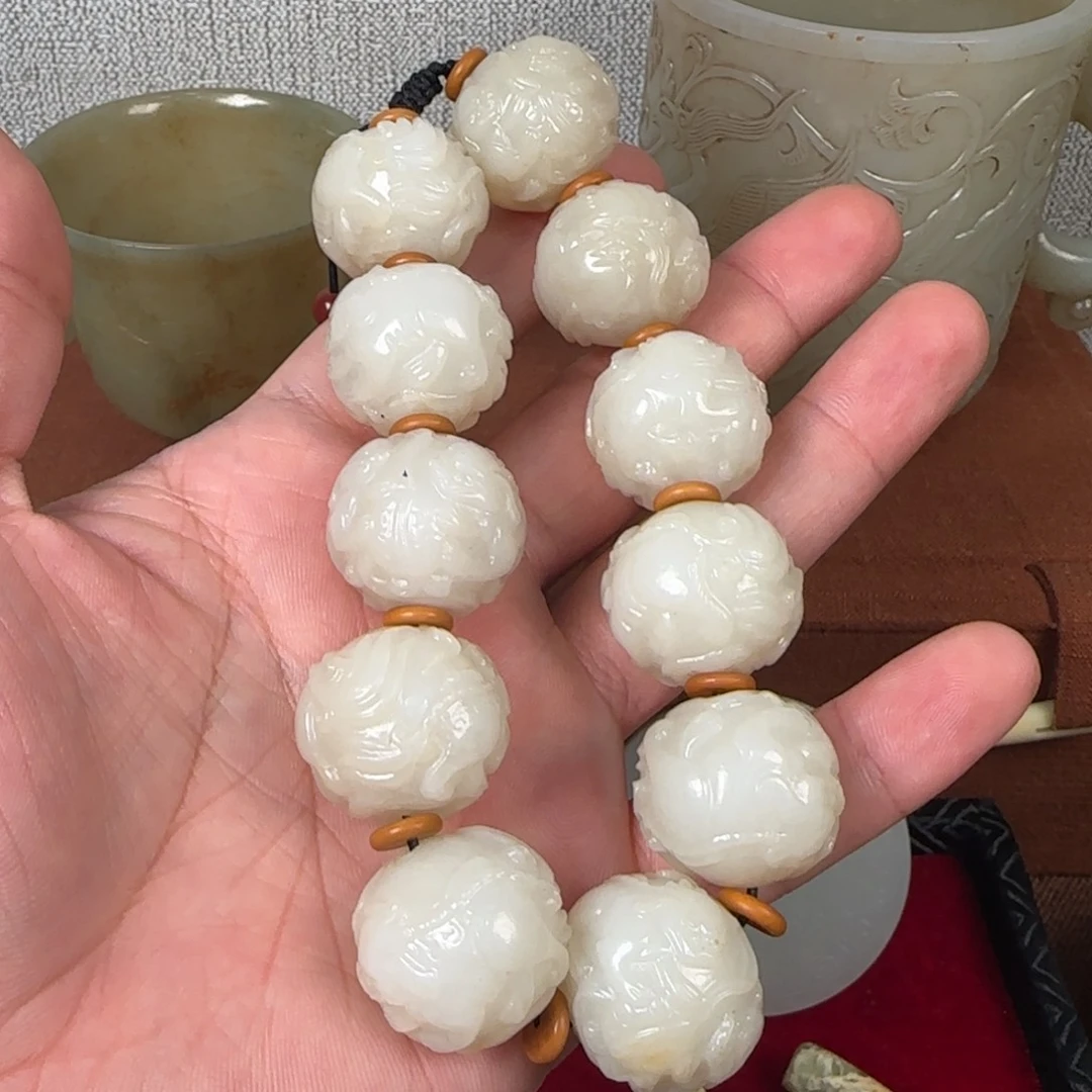 泽***堂非常精美的脖挂件