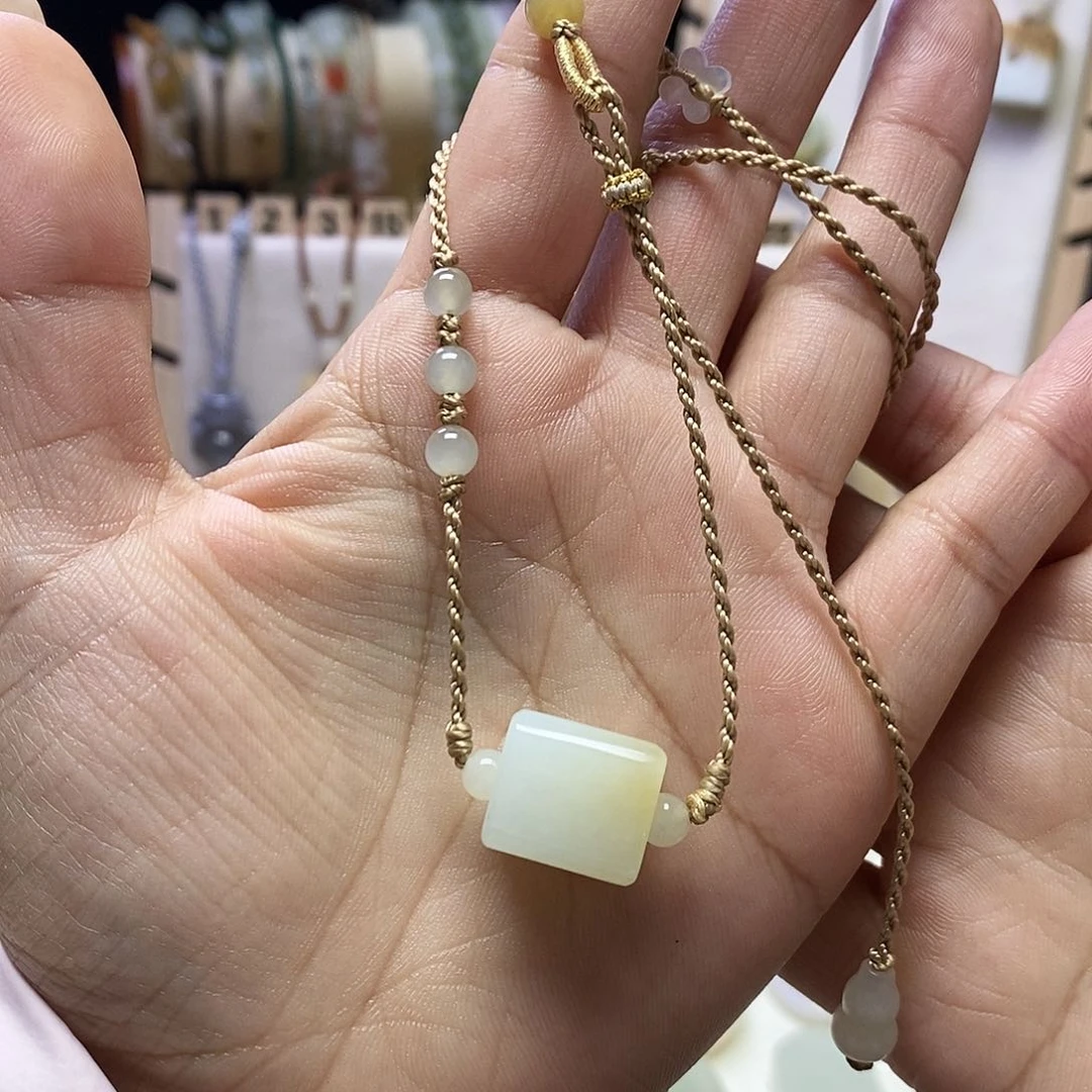 颈饰未镶嵌和田玉