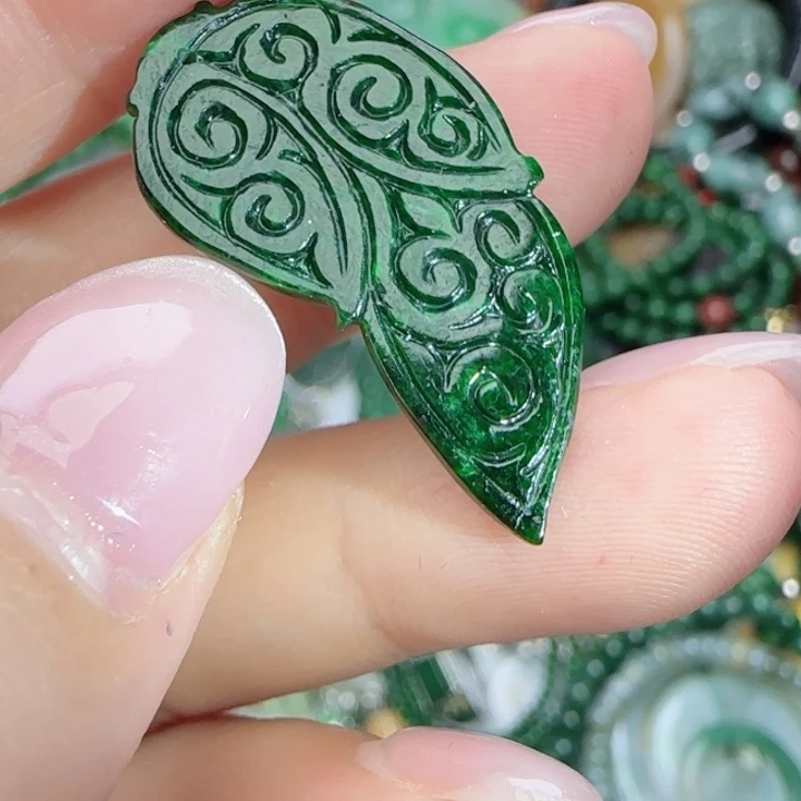 翡翠未镶嵌颈饰天然翡翠A货