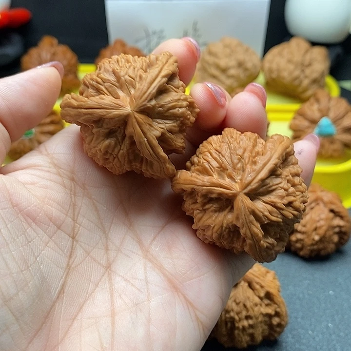 文玩核桃把件40白狮子
