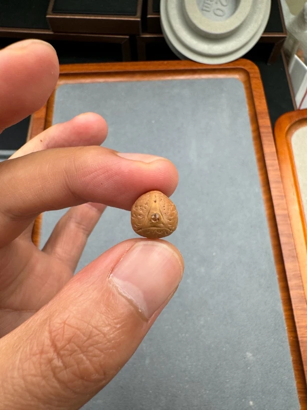 10mm实心龙凤眼手串顶珠腰珠背云佛塔，天然无打磨dyzbj