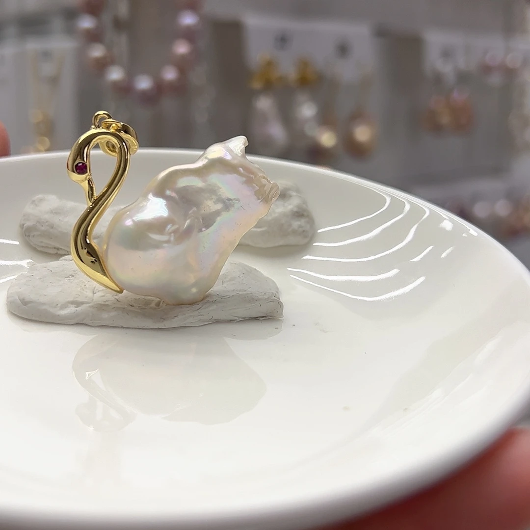 淡水珍珠银S925镶嵌耳饰