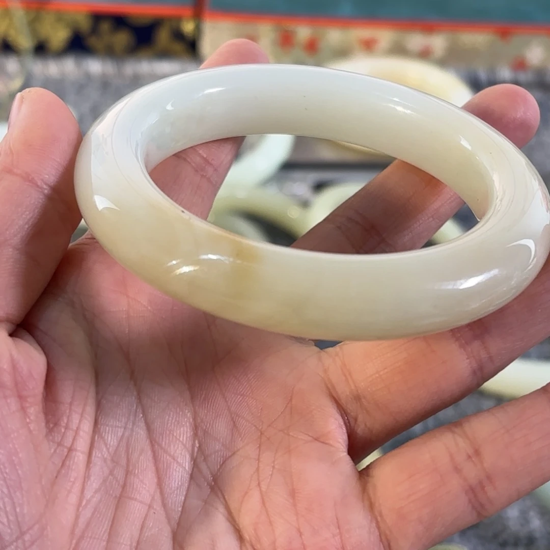 和田玉（糖玉）未镶嵌颈饰