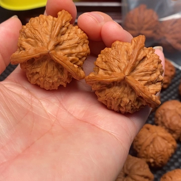 文玩核桃吊坠小*盘山奔