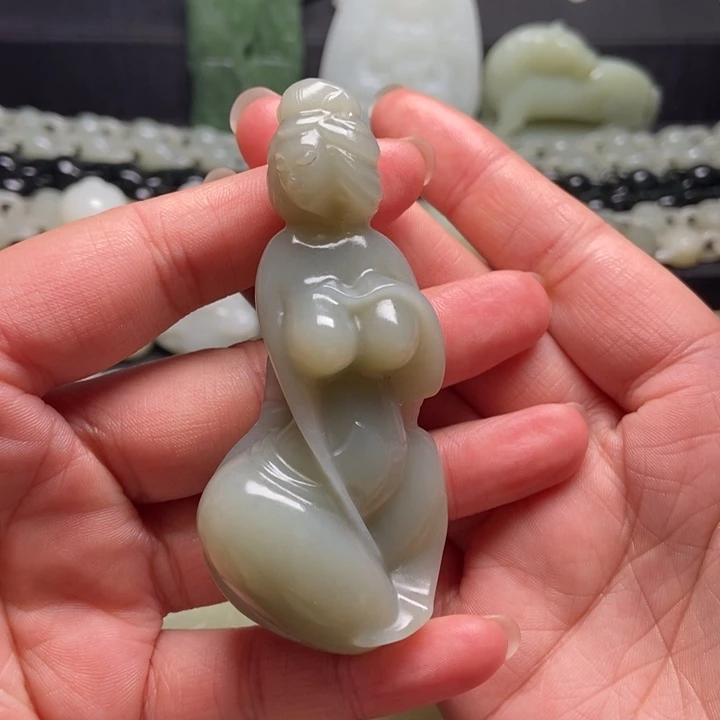 颈饰未镶嵌和田玉