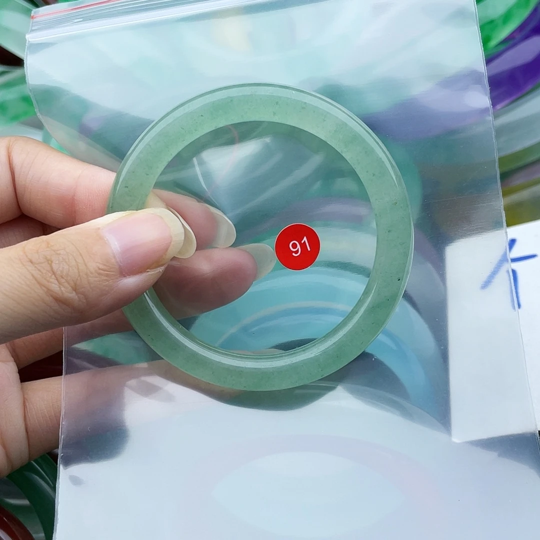 【闪购商品】石英质玉手镯未镶嵌50