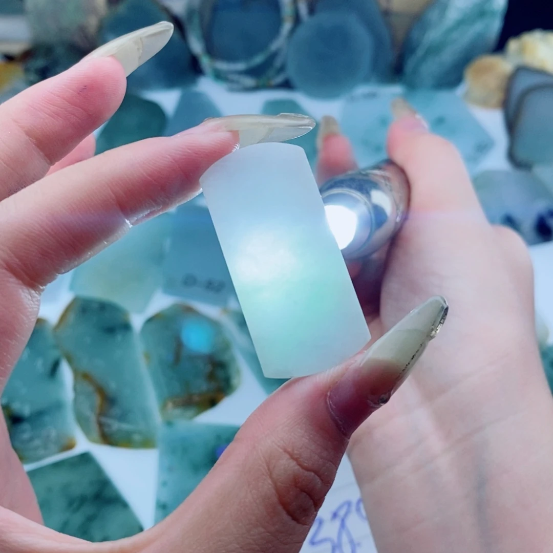 散珠翡翠天然缅甸翡翠A货（不包工）