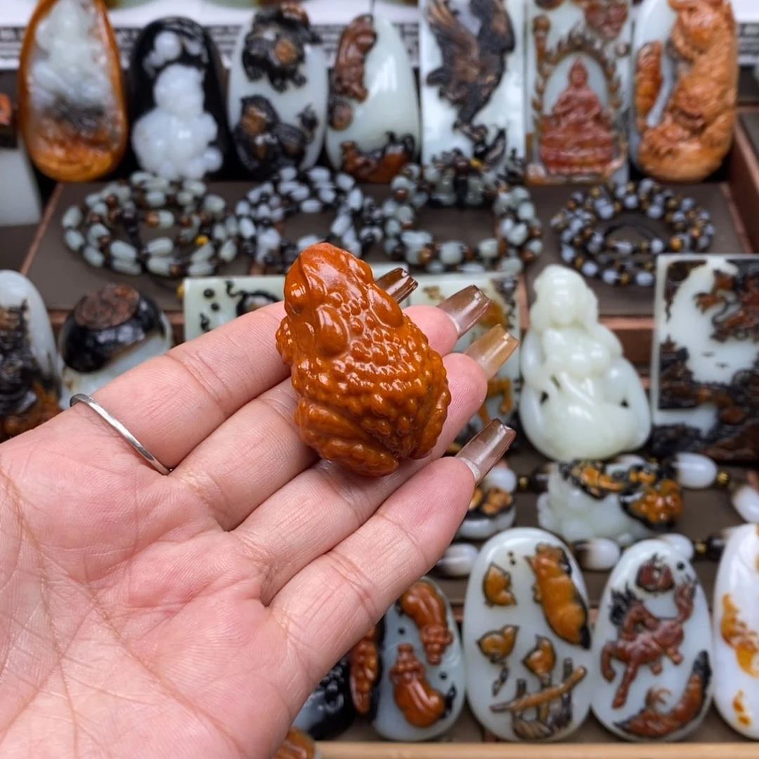 颈饰未镶嵌和田玉