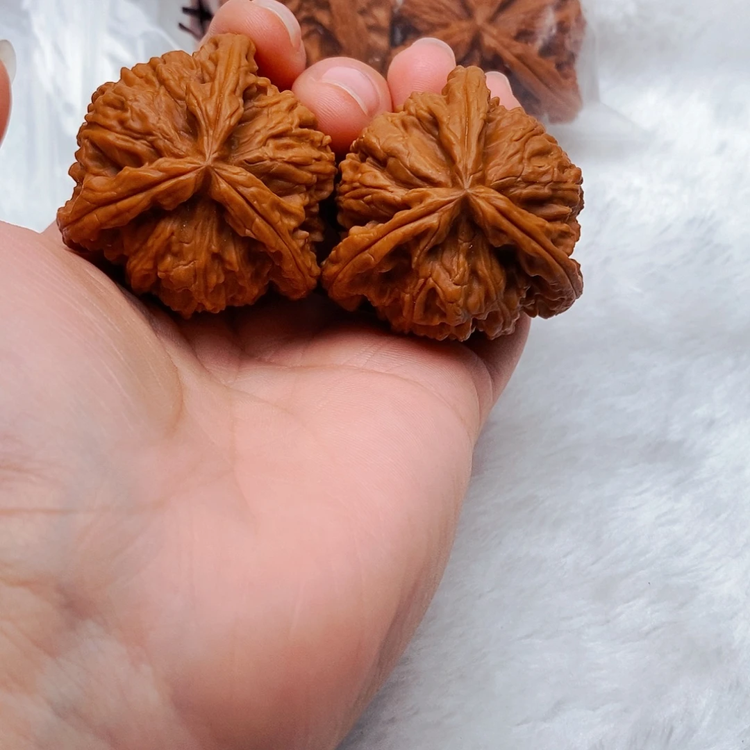 @***～文玩核桃吊坠三棱