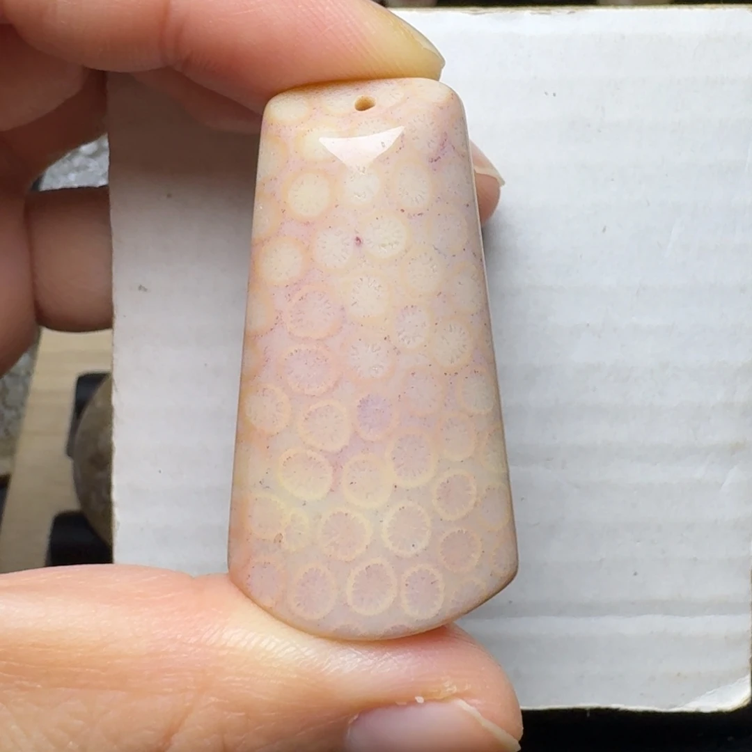 硅化玉未镶嵌粉黄满花，可盘
