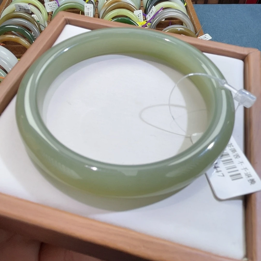 和田玉未镶嵌手镯6061  109