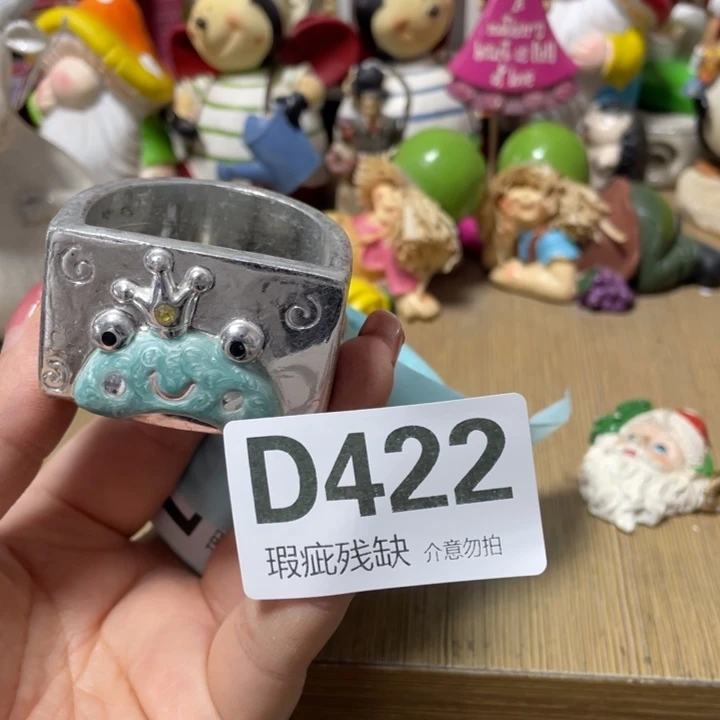 L***n摆件孤品老货微瑕瓷