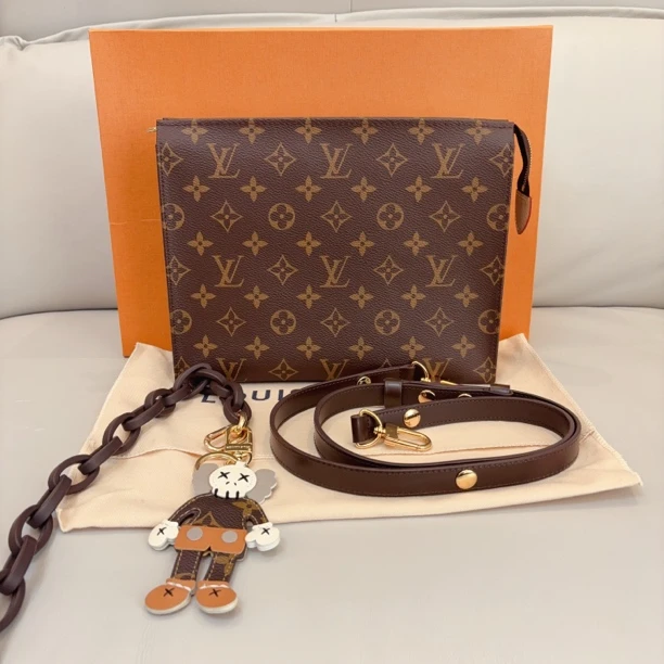 99新 LouisVuitton/路易威登 lv洗漱包 送后配两条肩带和内胆
