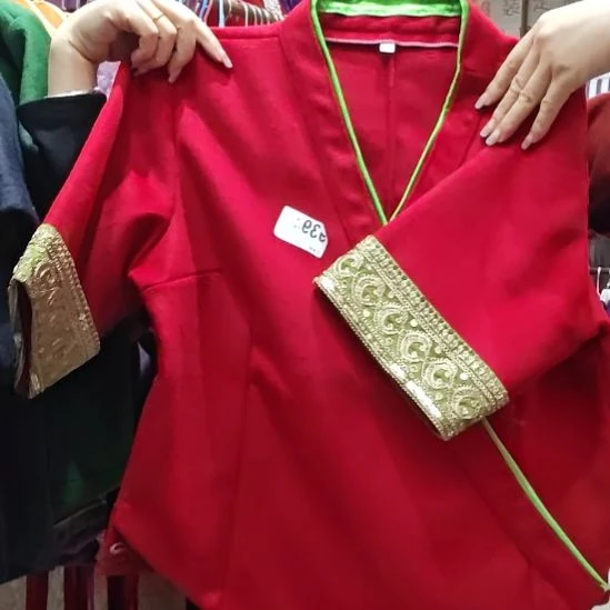 XXL 红色羊绒上衣苗族