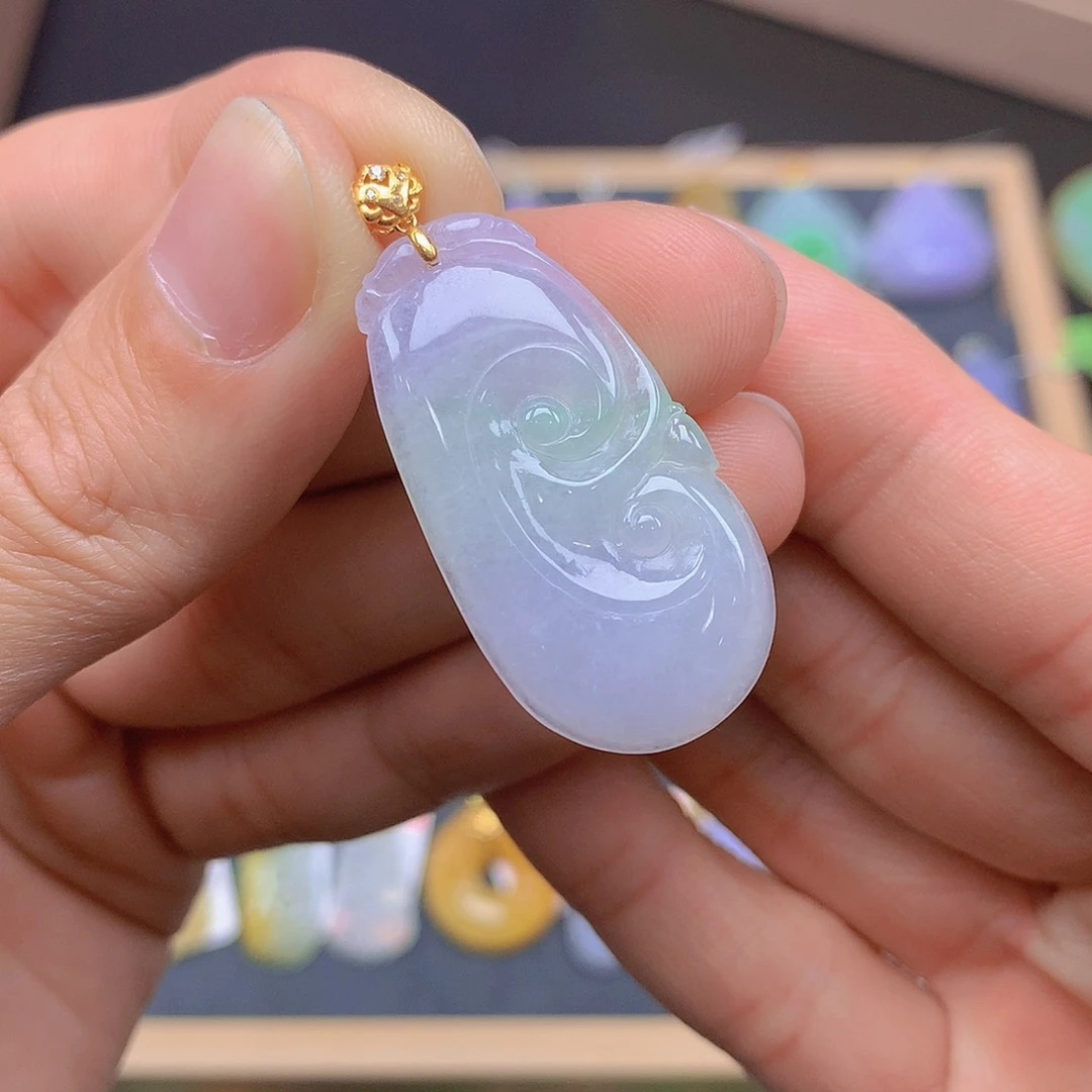 翡翠颈饰18K金镶嵌翡翠