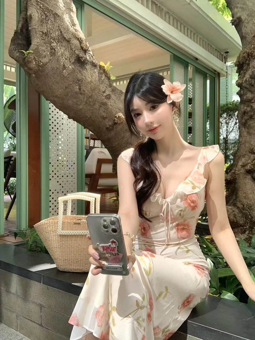 DS【微醺恋夏】很考技术的经典法式领浪漫vibe晕染感的玫瑰花连衣裙