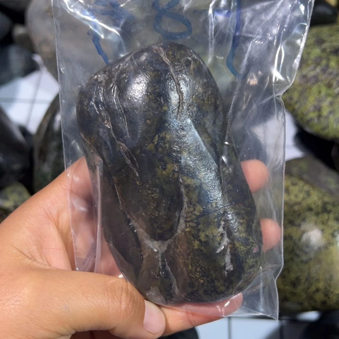 未镶嵌蛇纹石玉西藏藏玉药王石牛****业