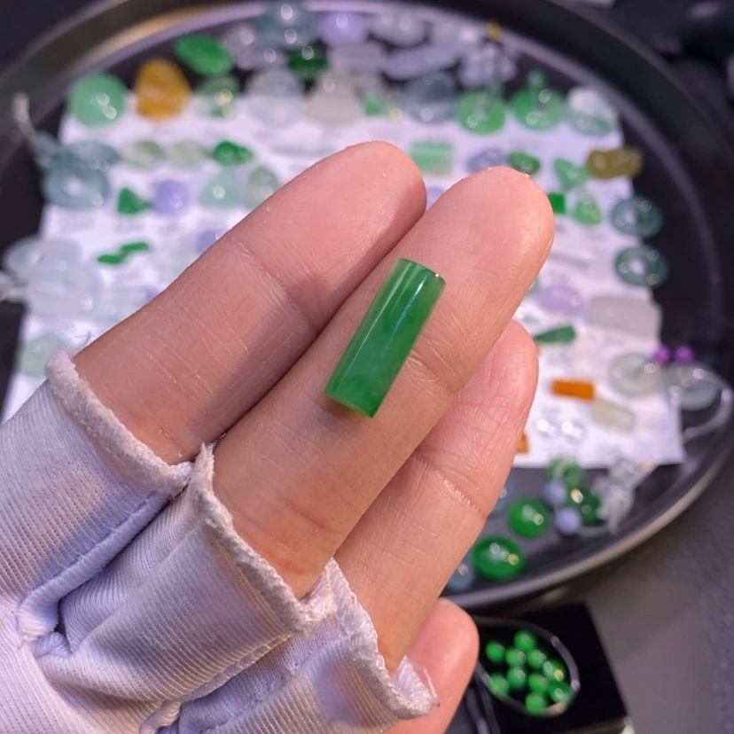【闪购商品】翡翠挂件未镶嵌柱