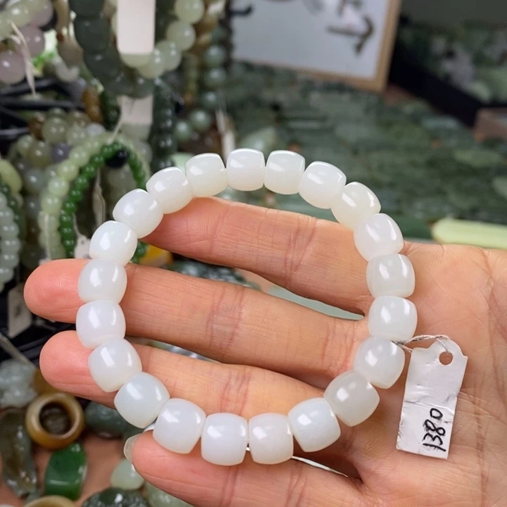 和田玉未镶嵌颈饰予