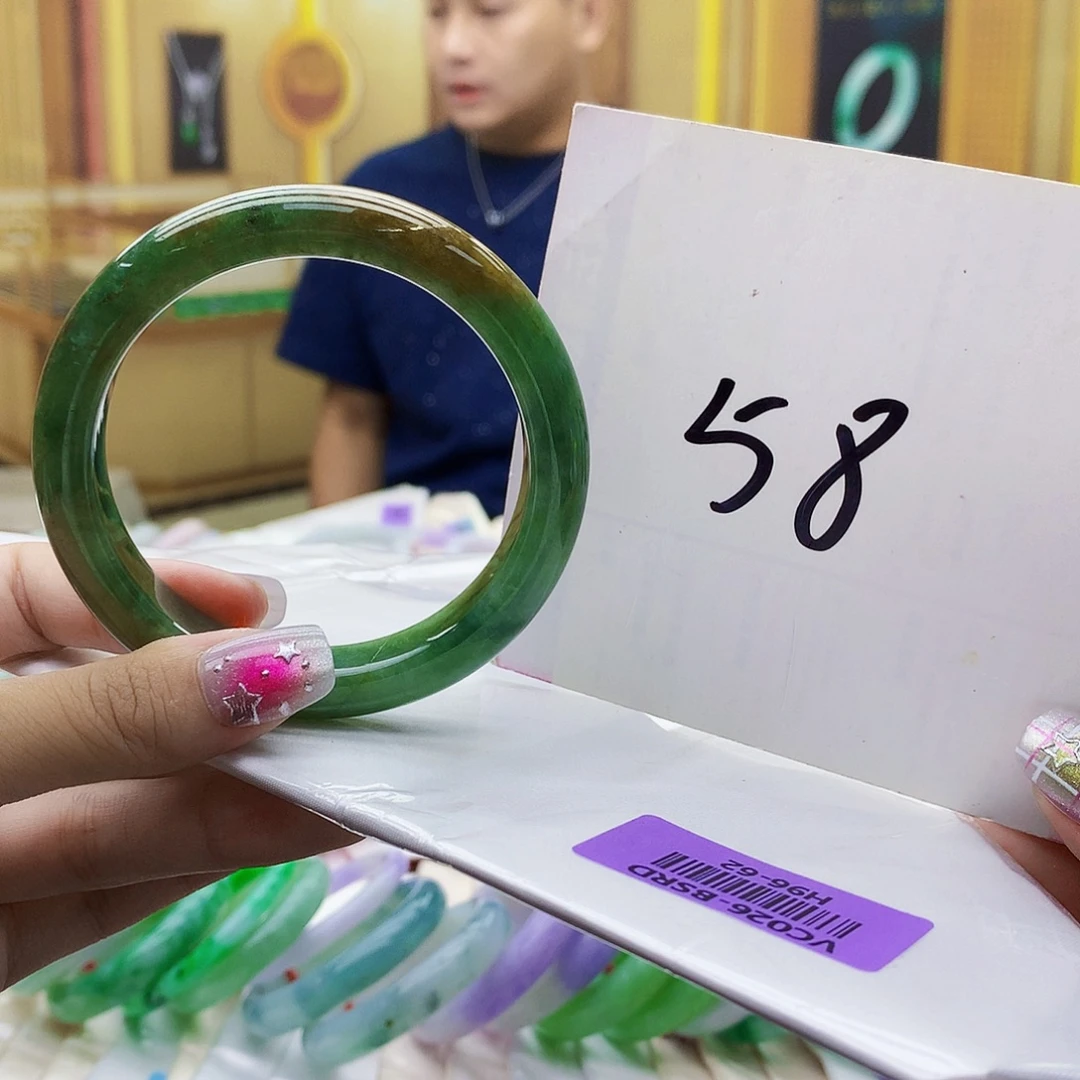 翡翠未镶嵌手镯bbb