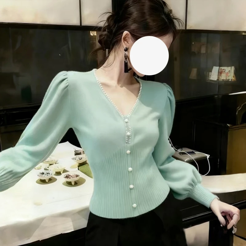 独特超好看气质钉珠修身V领针织衫女装大码显瘦新款简约漂亮毛衣