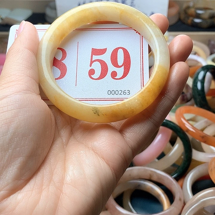 石英质玉（黄龙玉）未镶嵌手镯
