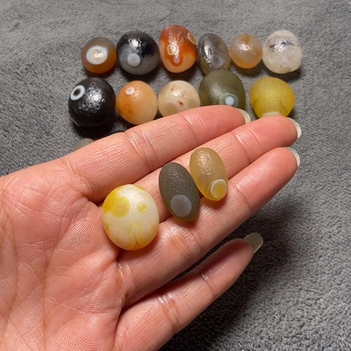 M****玛瑙/玉髓未镶嵌珠宝奇石