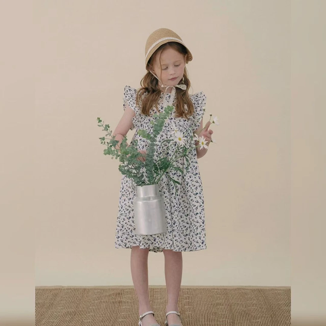 出口韩单  susu25夏女童宝宝复古洋气轻薄白色蓝碎花飞飞袖连衣裙