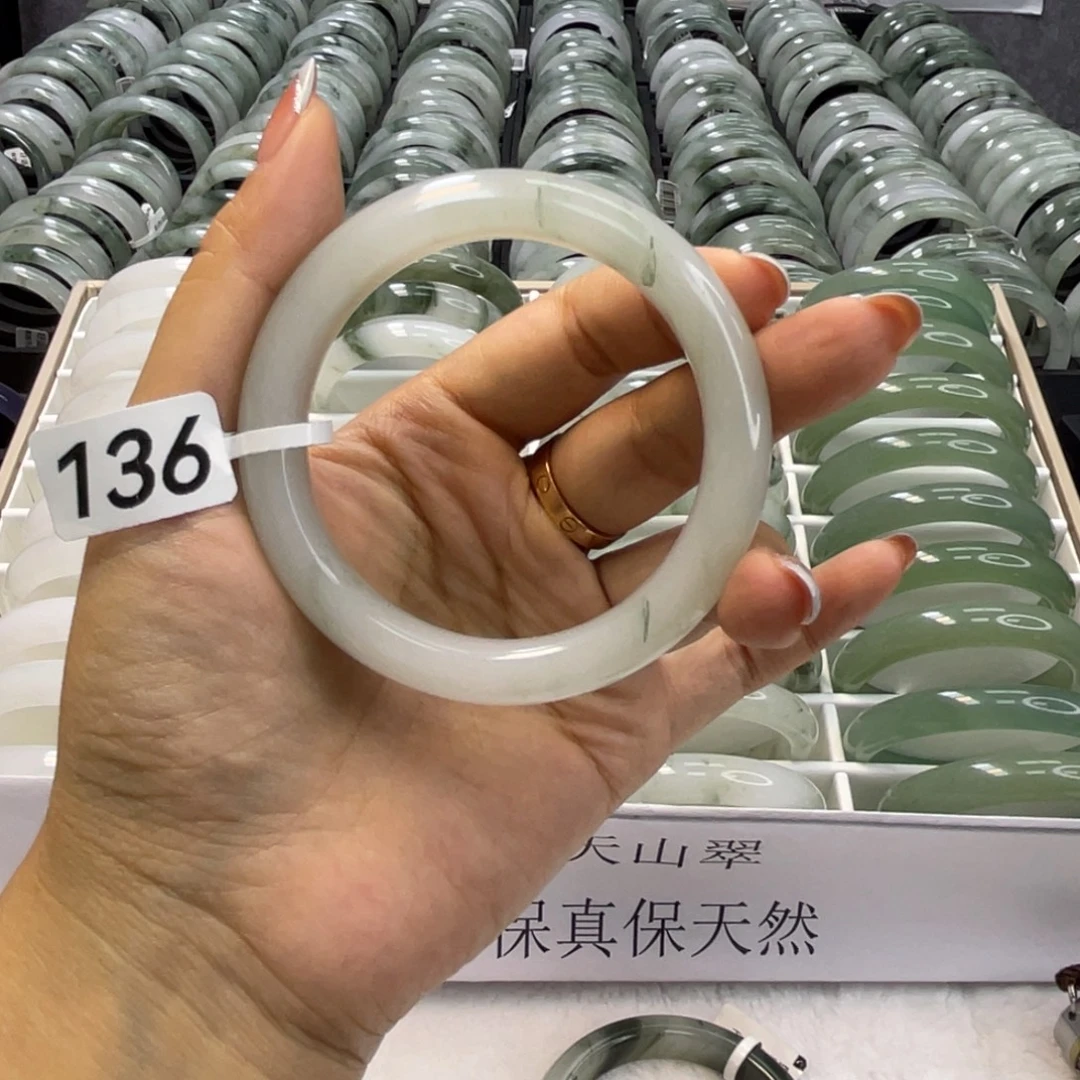 未镶嵌手镯石英质玉136