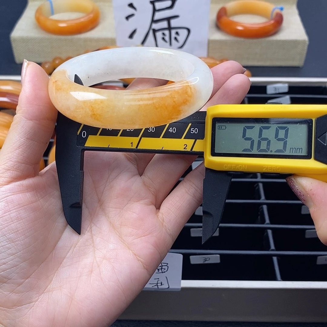 未镶嵌石英质玉（黄龙玉）手镯26号