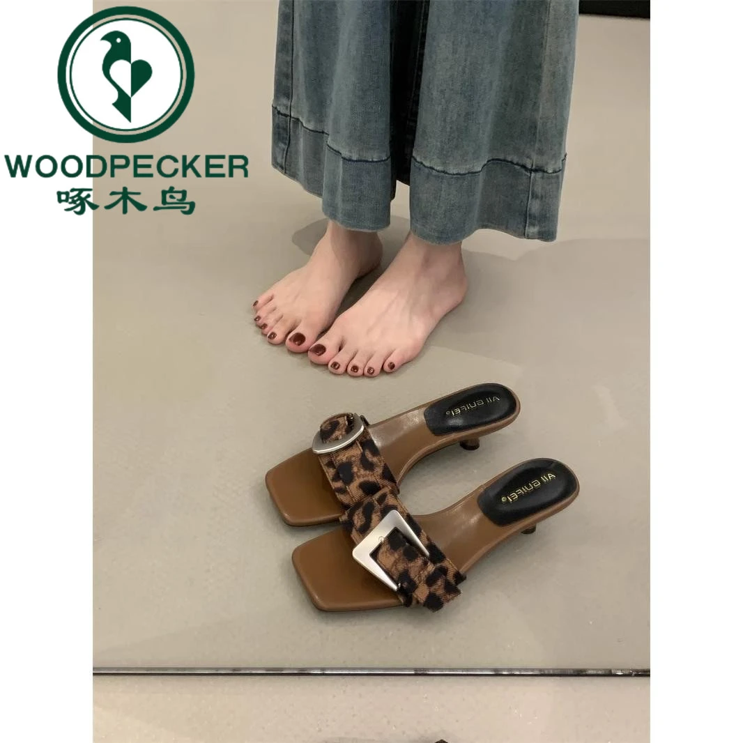 啄木鸟拖鞋女2025新款外穿夏细跟一字拖女配裙子方头凉鞋高跟凉拖