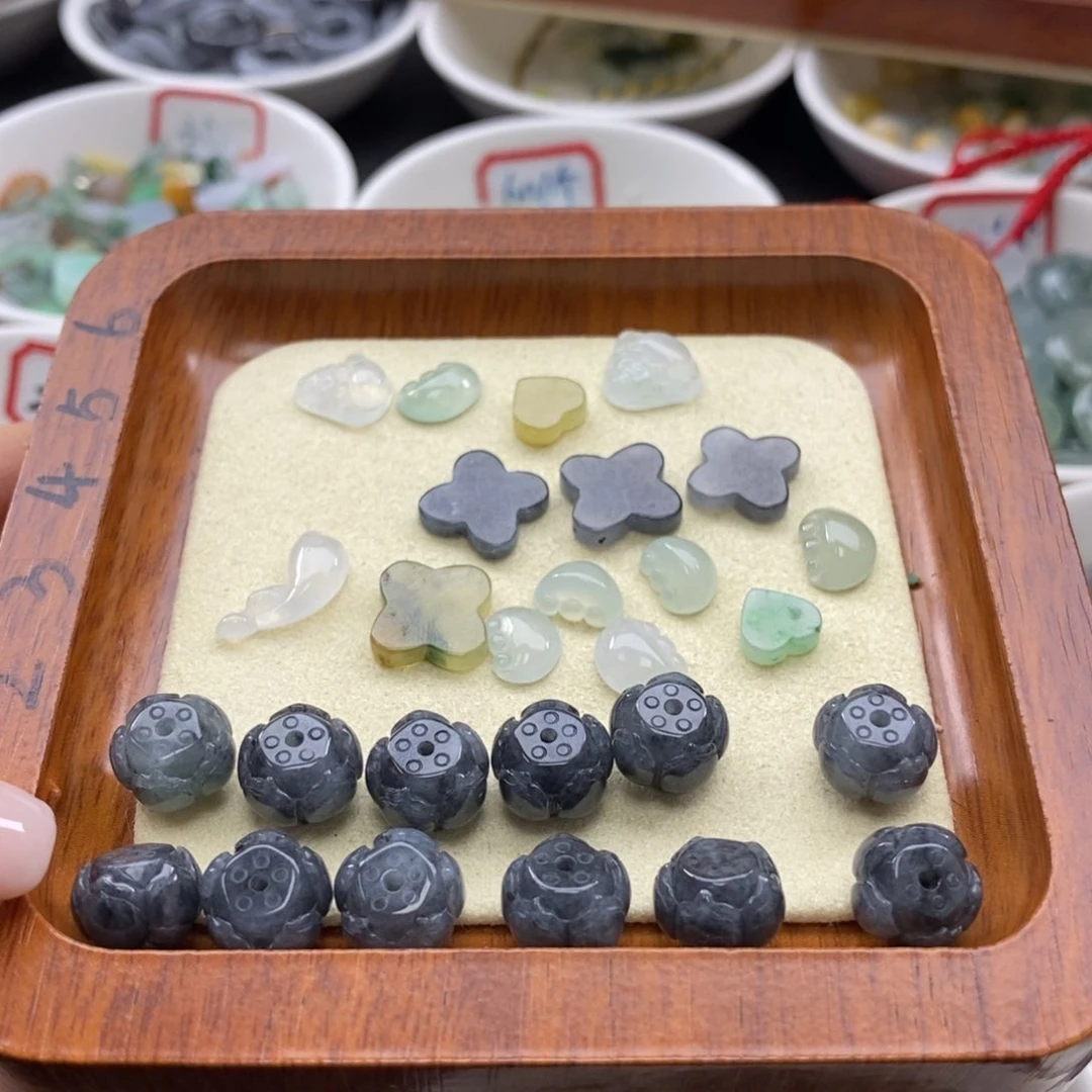 翡翠颈饰未镶嵌80一个可挑