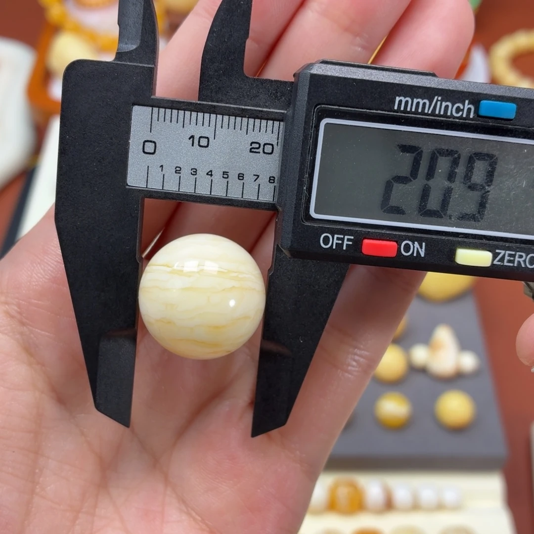 琥珀未镶嵌珠宝奇石焦皮白蜡虎皮纹圆珠20.9mm