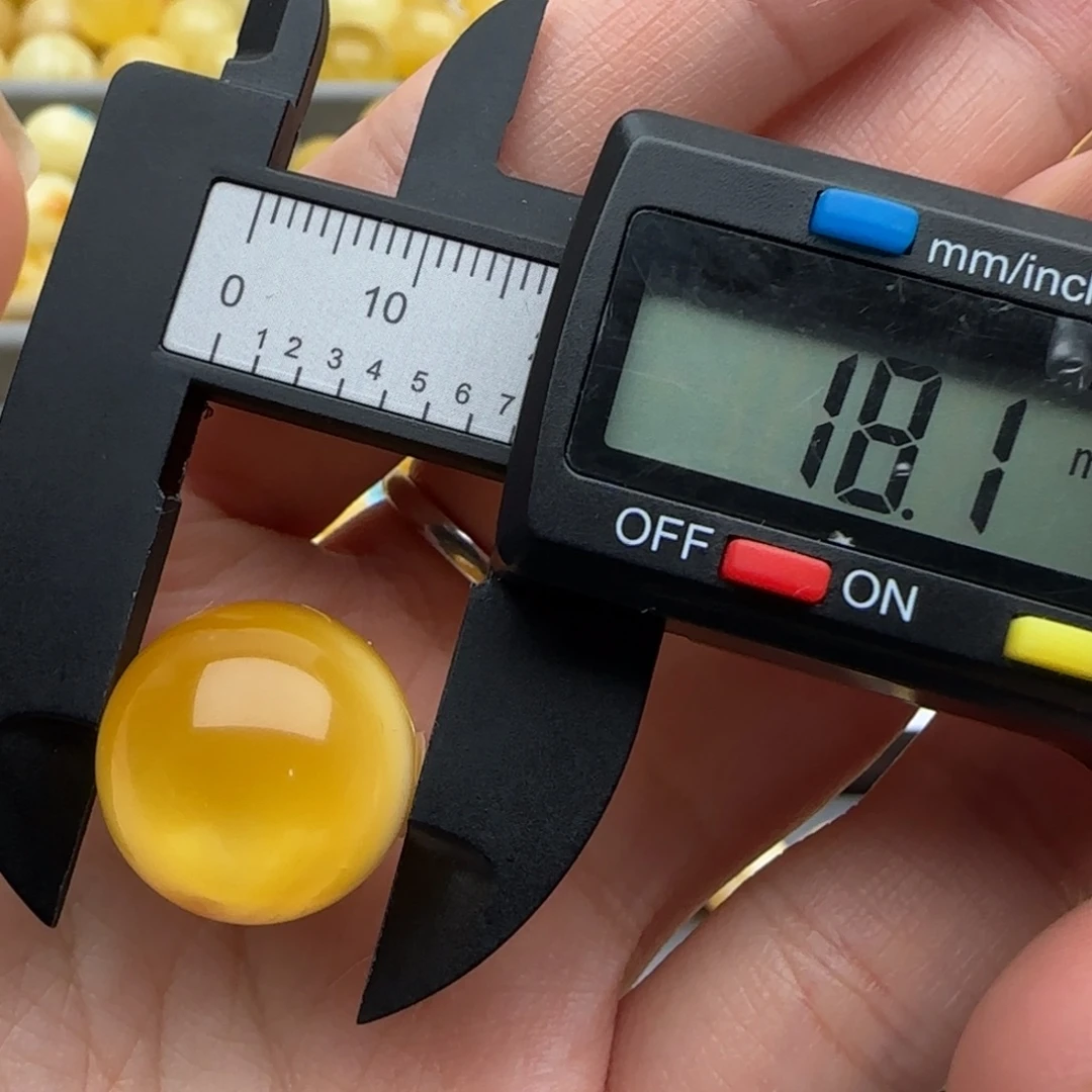 蜜蜡未镶嵌裸石金瓷溶洞无暇