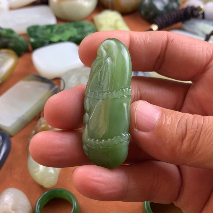 未镶嵌和田玉挂件