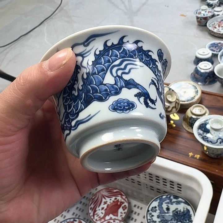 瓷片青花铠甲龙二才马蹄盖碗