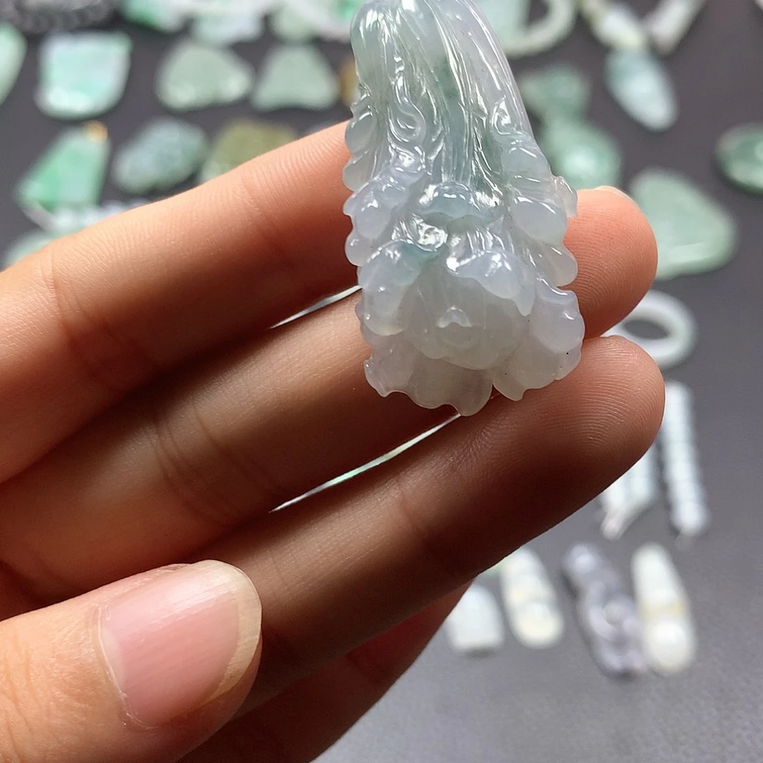 翡翠未镶嵌颈饰白菜