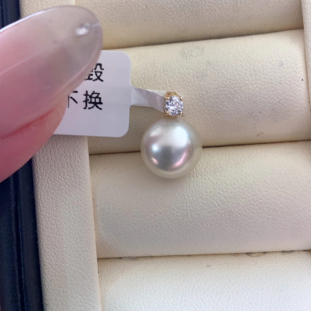 颈饰18K金镶嵌海水珍珠