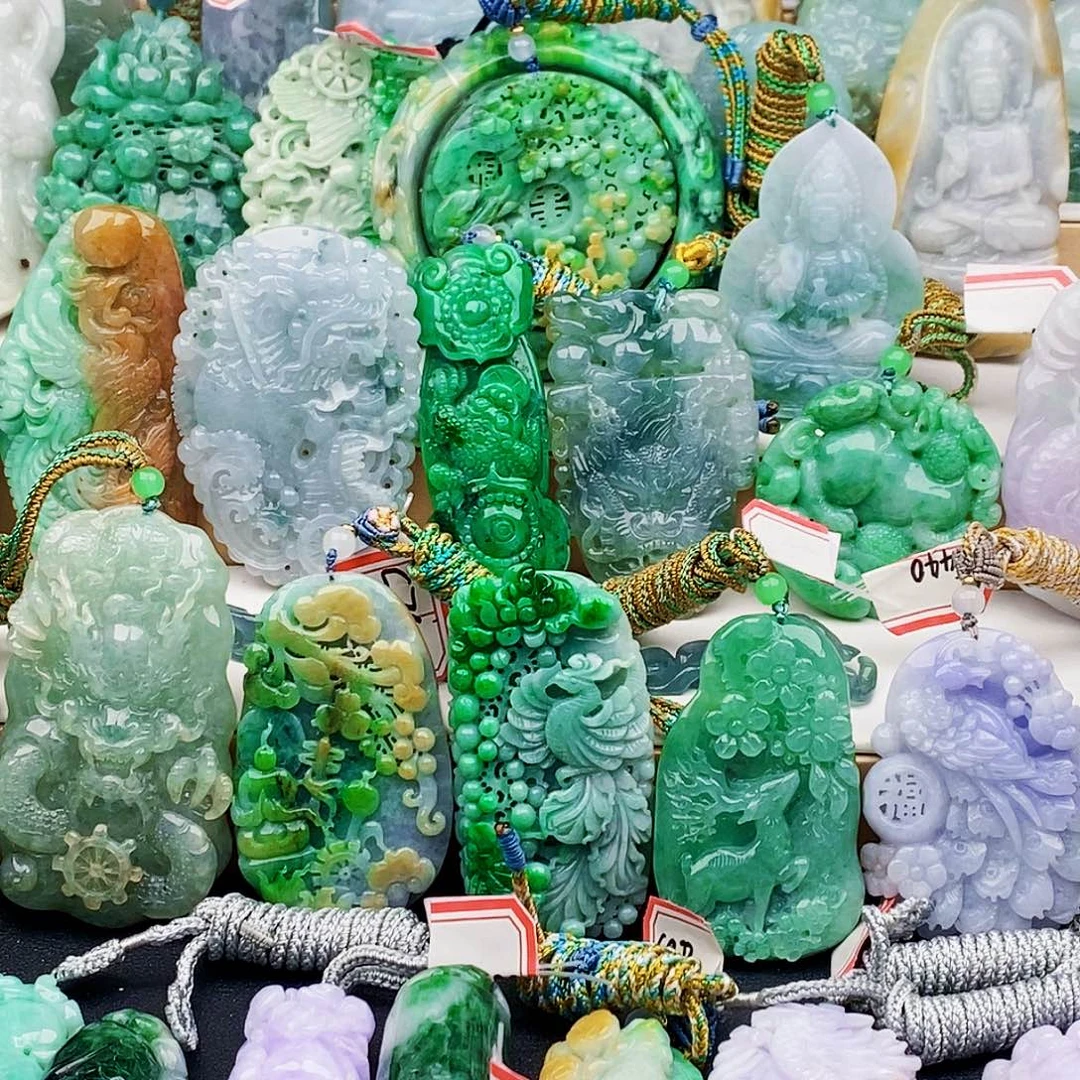 吊坠(不含链)未镶嵌翡翠