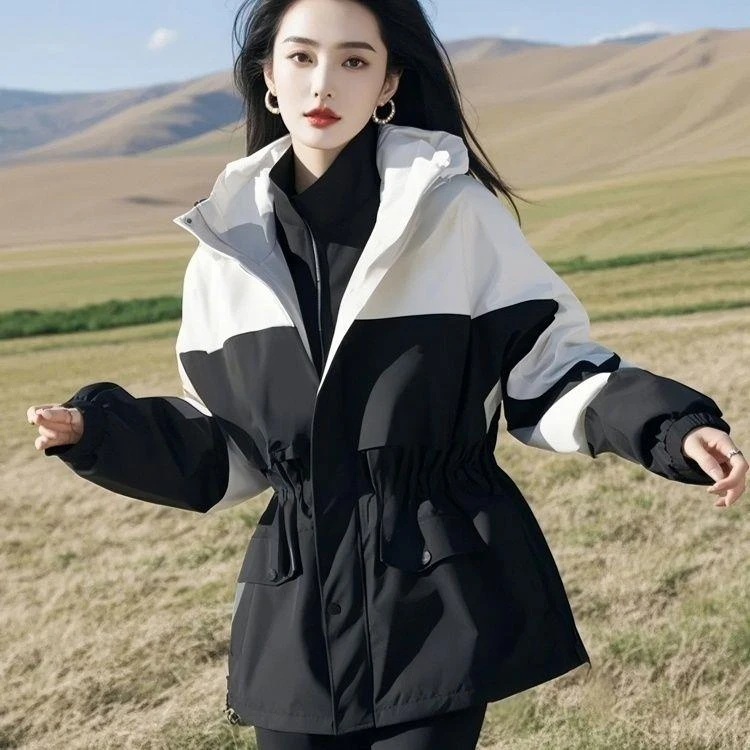 新款休闲夹克2025春秋黑白拼色韩版冲锋衣收腰显瘦时尚外套
